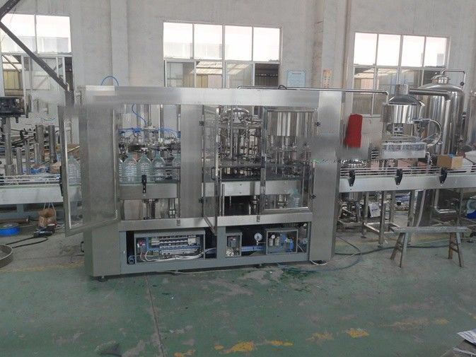 Monoblock 12 Rinsing Heads 2500 BPH Bottling Equipment supplier